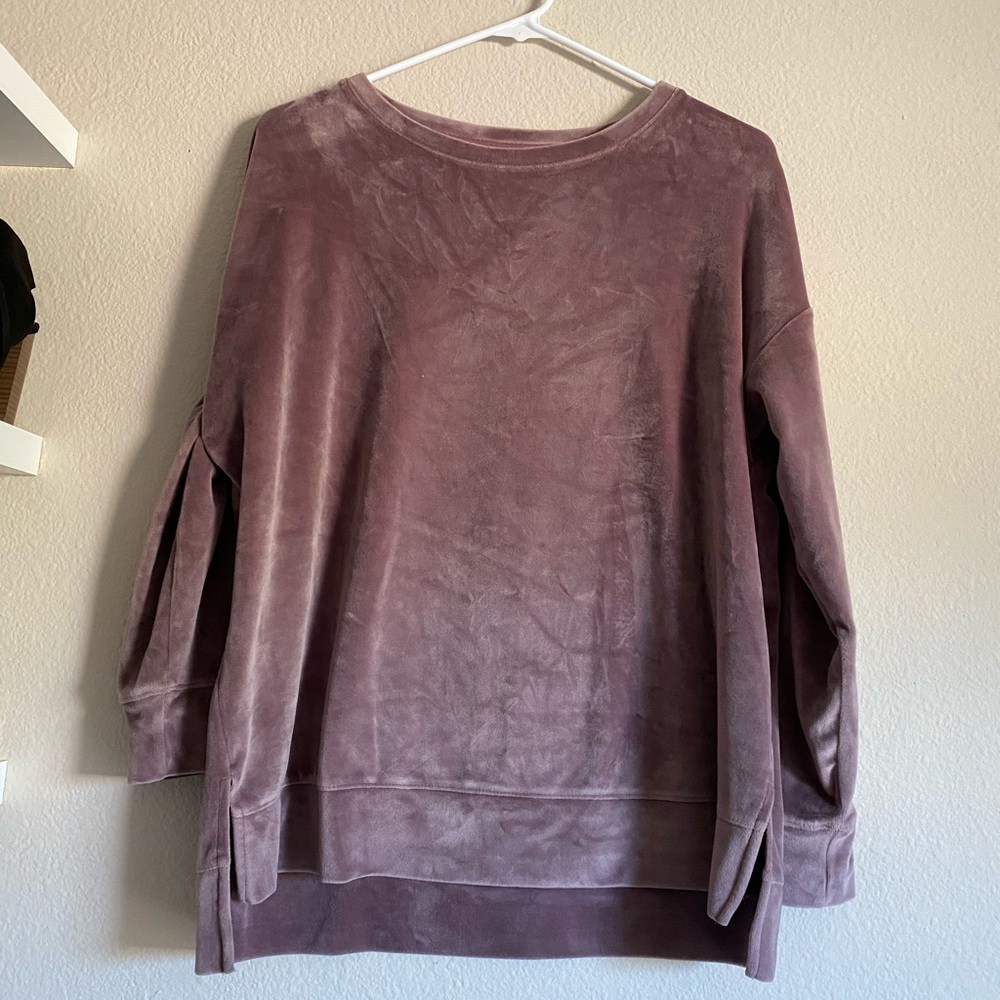 Velvet crewneck
